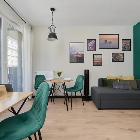 Апартаменти Cozy Nadodrze For 3 Guests With Balcony By Renters
